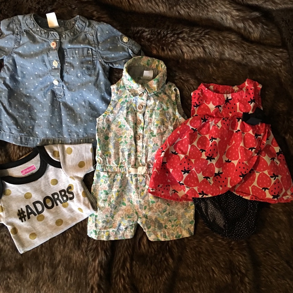 Carter’s romper bundle - Picture 2 of 4